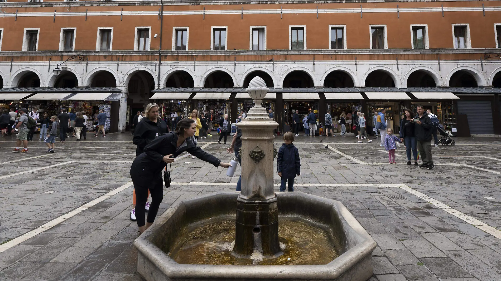 Venecia contra las botellas de plásticos 1